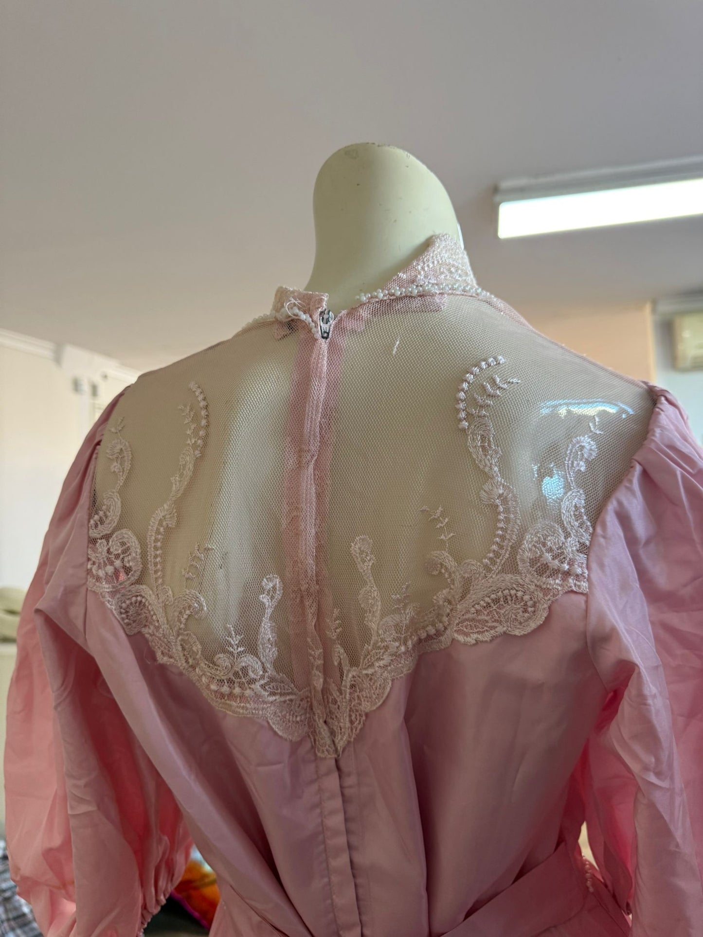 Vintage-Inspired Pink Satin Puff Sleeve Gown – Romantic & Timeless Evening Dress