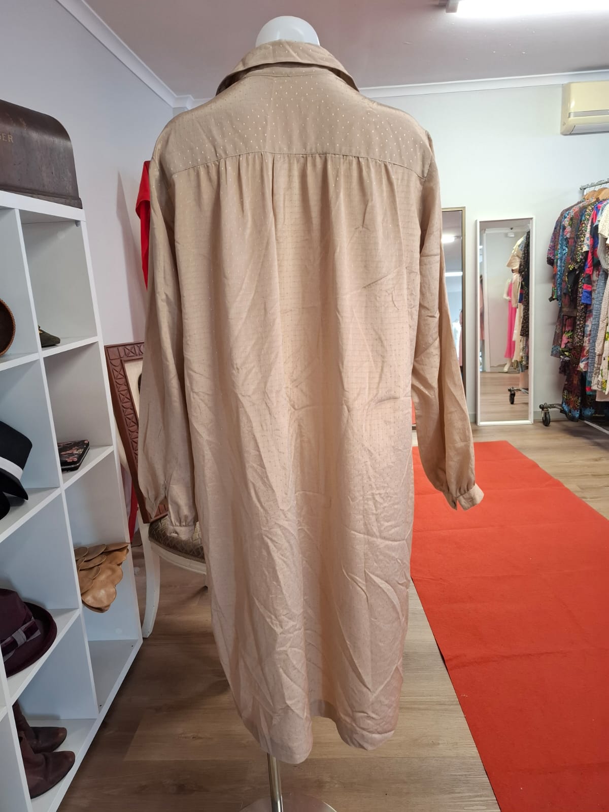 Tullo for Fletcher Jones Collared V-neck long sleeves. Polo type. Buttons down. Silk and non stretch.