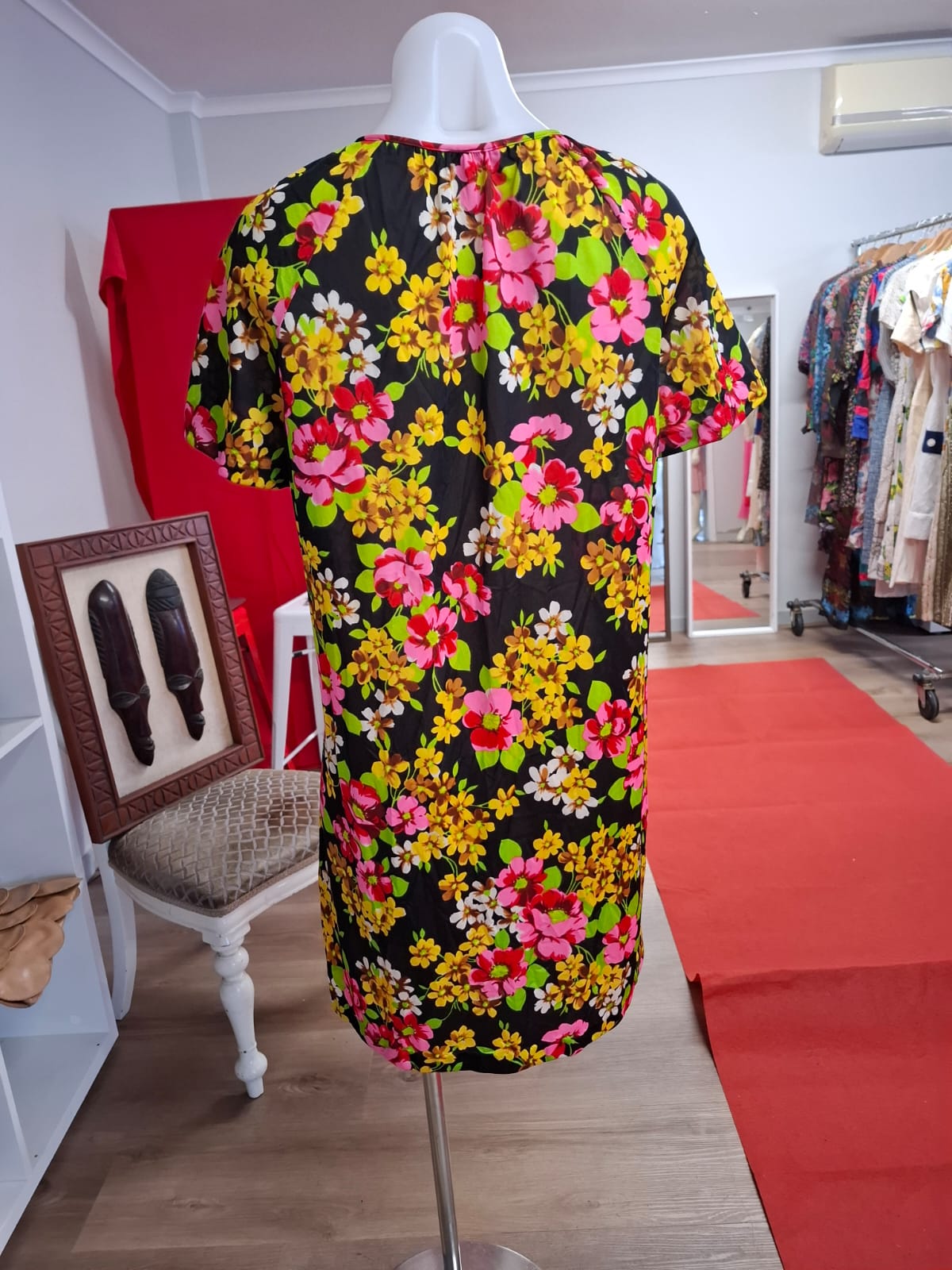 70's Mini nightdress and Round neck with collar. Non stretch.