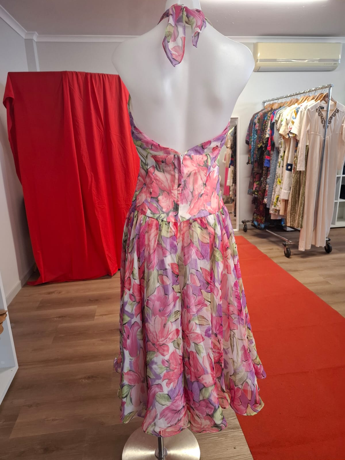 Vintage-Inspired Floral Halter Dress