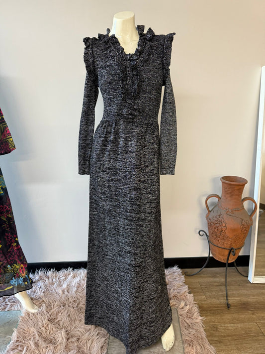 Cellini The Italian Look – Elevate Your Wardrobe with a Timeless Charcoal Ruffle Knit Maxi Dress