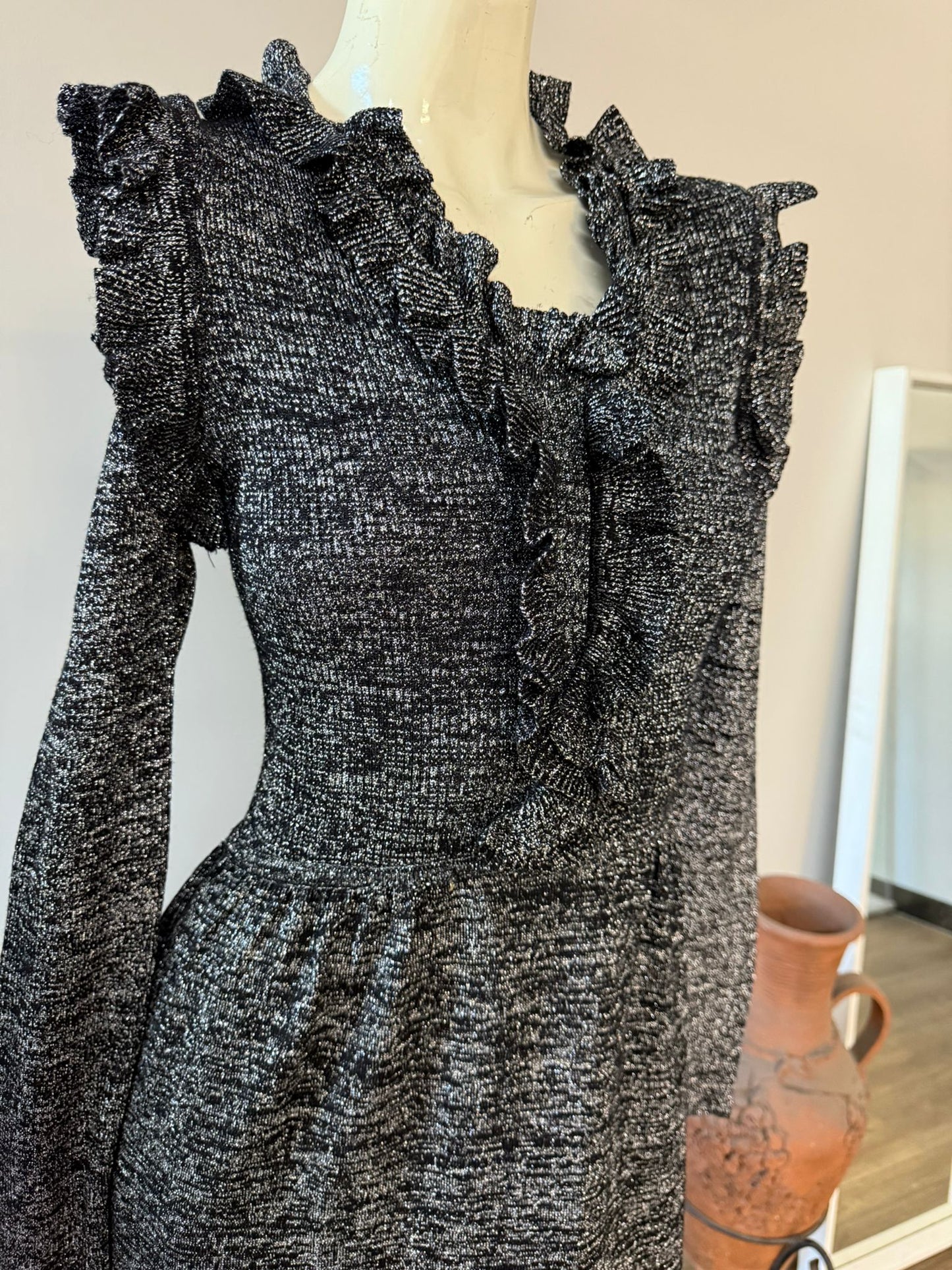 Cellini The Italian Look – Elevate Your Wardrobe with a Timeless Charcoal Ruffle Knit Maxi Dress