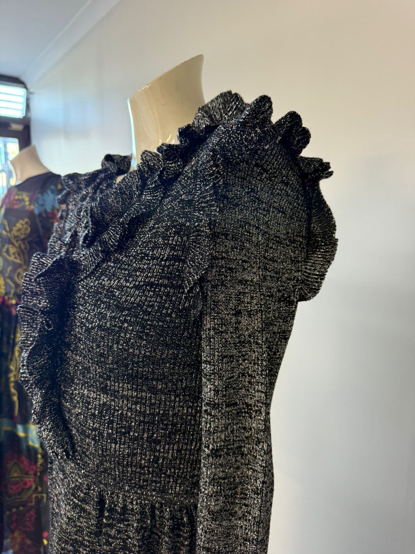 Cellini The Italian Look – Elevate Your Wardrobe with a Timeless Charcoal Ruffle Knit Maxi Dress