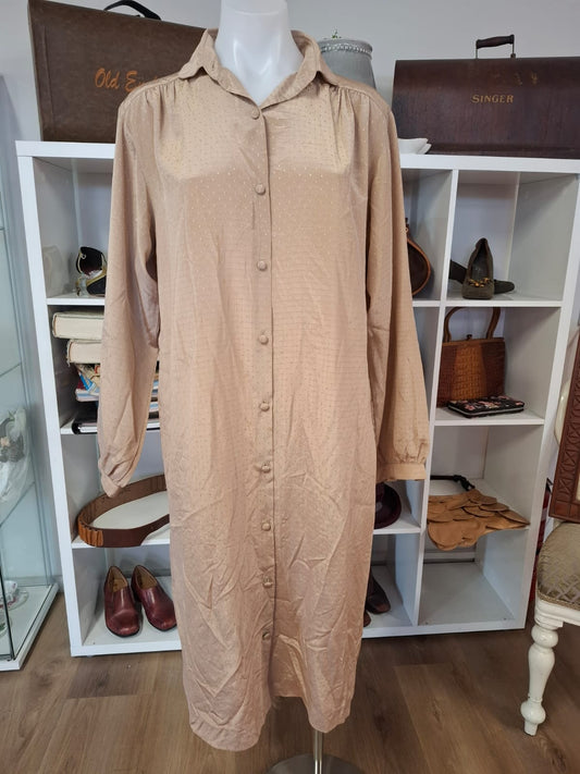 Tullo for Fletcher Jones Collared V-neck long sleeves. Polo type. Buttons down. Silk and non stretch.
