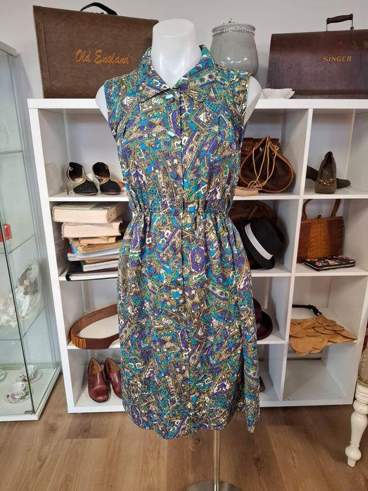 70's- 80's Non stretch. No brand. 1 pocket on the right side. Complete buttons down. Stretchable waistline. Above the knee level.