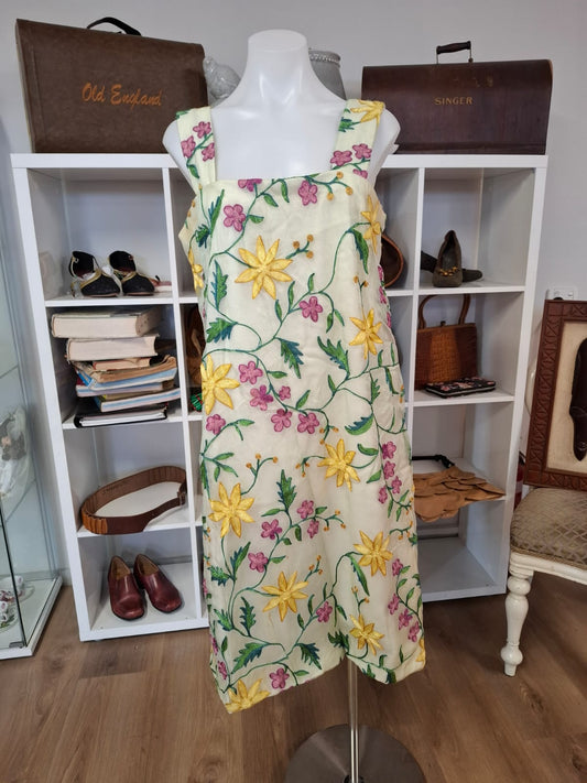 80's Meticulous Embroidery design. Square neck. Delicate fabrics like pineapple and abaca was used. Non-stretch. Zipper back. Mini dress. Sando strap.
