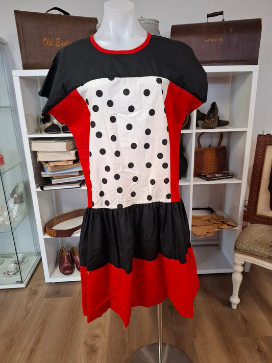 80's Crimson Red Round neck below the knee and Non stretch.