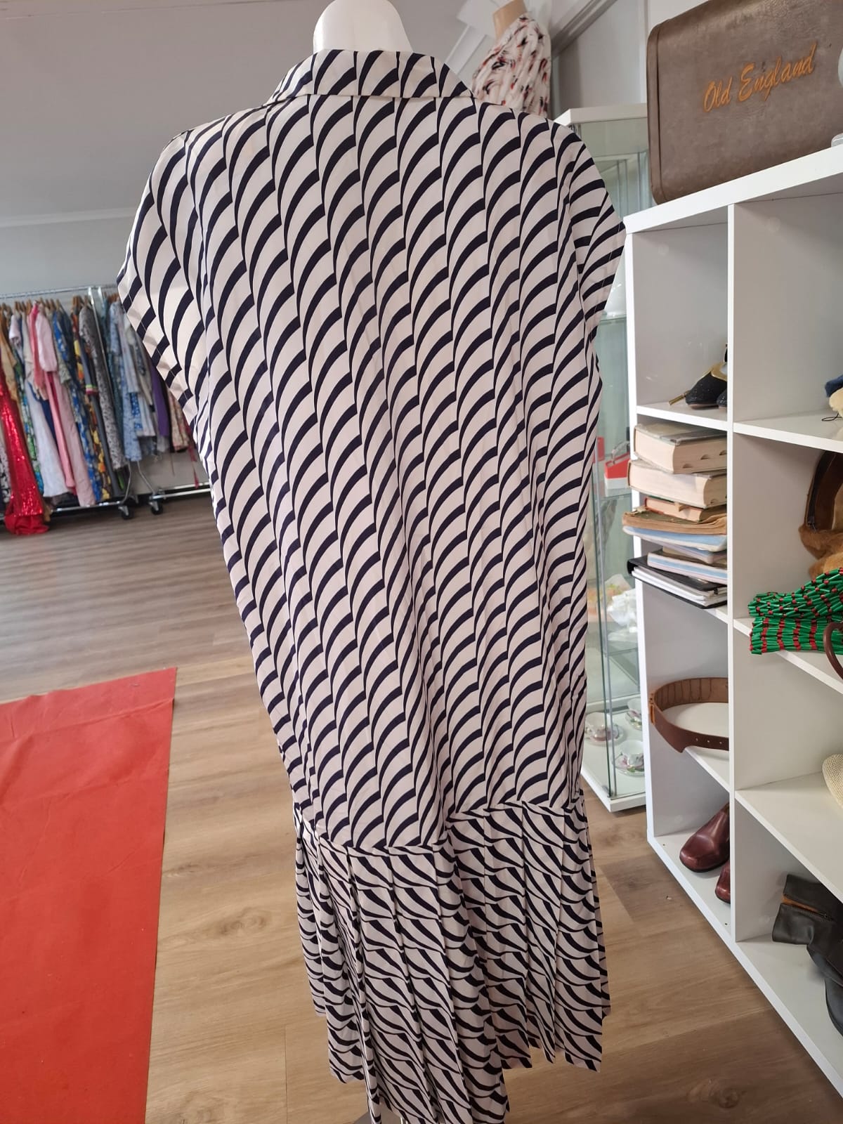 Art Deco Wave Maxi Dress