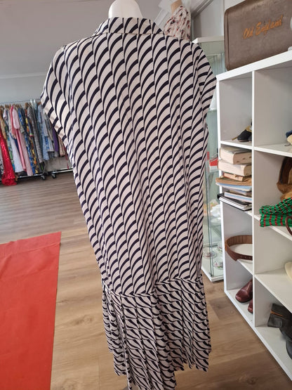 Art Deco Wave Maxi Dress