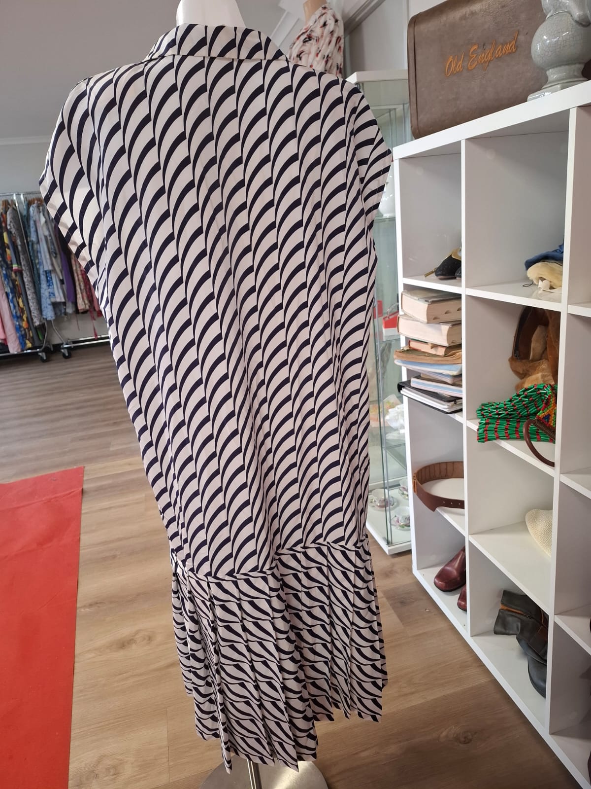 Art Deco Wave Maxi Dress